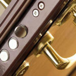 Установка замков своими руками