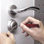 Сломался замок в двери, что делать?